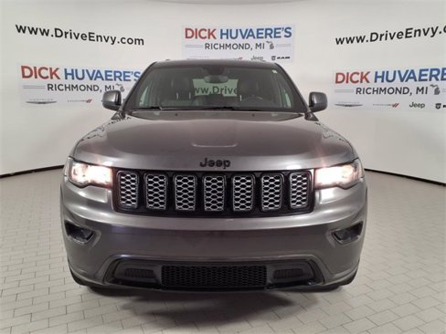 Used 2019 Jeep Grand Cherokee Altitude image 2