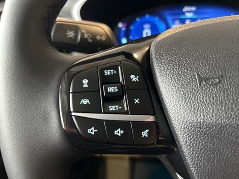 Used 2021 Ford Escape Titanium image 11
