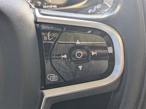 Used 2020 Volvo XC90 T6 Momentum w/ Protection Package image 26
