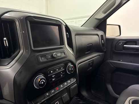 Used 2020 Chevrolet Silverado 1500 Custom w/ Custom Value Package image 32