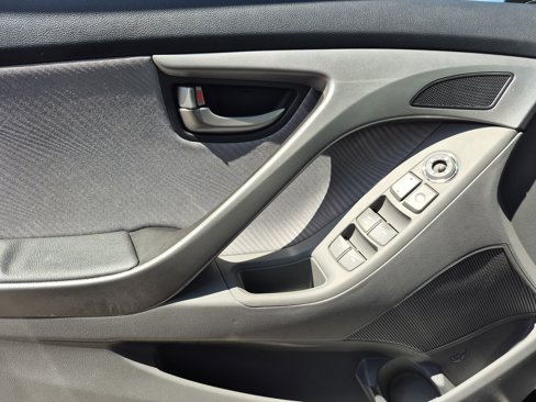 Used 2013 Hyundai Elantra GLS w/ Preferred Pkg image 17
