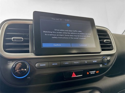 Used 2022 Hyundai Venue SEL image 8