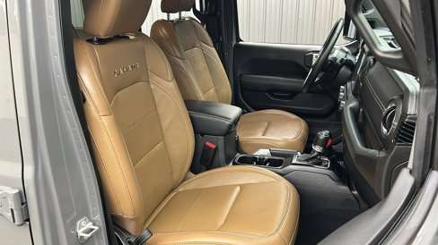 Used 2023 Jeep Wrangler Unlimited Sahara w/ Cold Weather Group image 34
