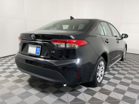 Used 2023 Toyota Corolla LE image 7