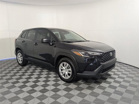 Certified 2023 Toyota Corolla Cross L image 20