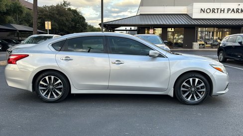 Used 2017 Nissan Altima 2.5 SV image 9