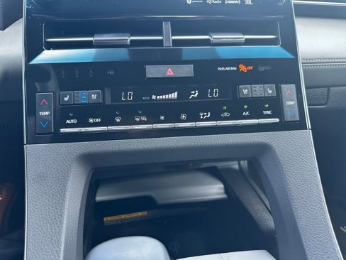 Used 2019 Toyota Avalon Limited image 18