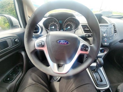 Used 2017 Ford Fiesta SE image 18