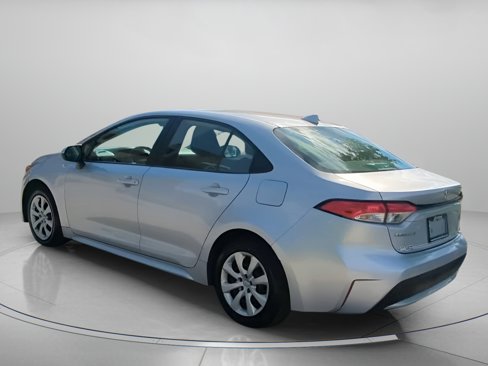 Used 2021 Toyota Corolla LE image 20