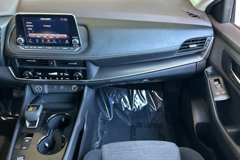 Used 2023 Nissan Rogue SV image 27