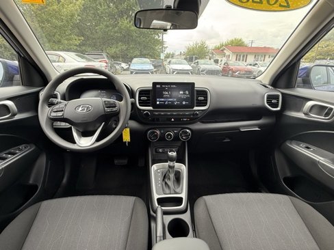 New 2025 Hyundai Venue SE image 15