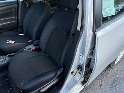 Used 2012 Nissan Versa SV image 3