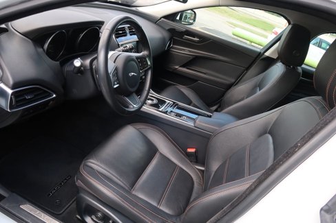 Used 2018 Jaguar XE Prestige image 14