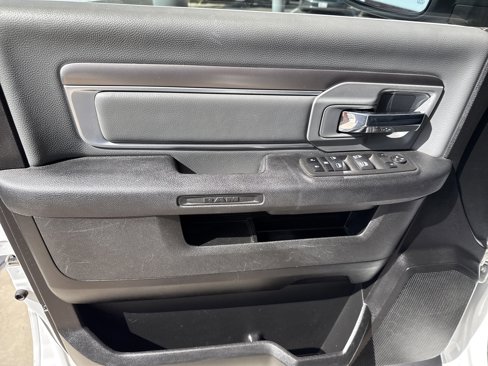 Used 2022 RAM 1500 Classic SLT image 23