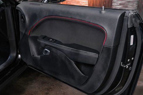 Used 2015 Dodge Challenger SXT image 32