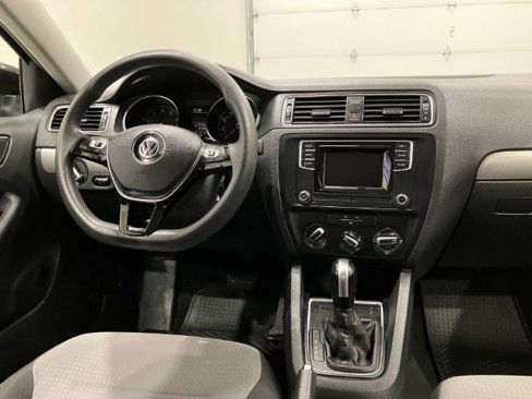 Used 2017 Volkswagen Jetta S image 36