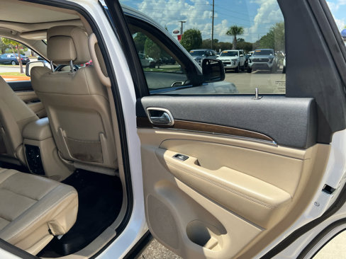 Used 2017 Jeep Grand Cherokee Limited w/ Luxury Group II image 16