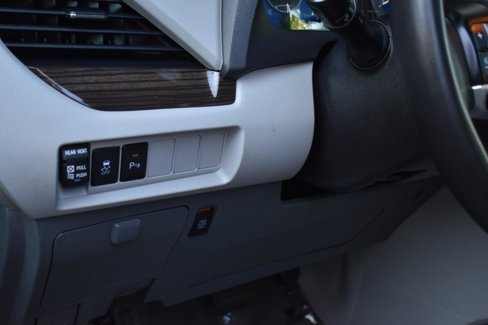 Used 2015 Toyota Sienna XLE image 27