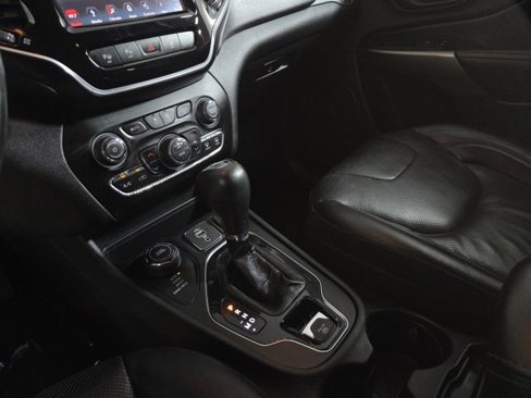 Used 2019 Jeep Cherokee Limited w/ Technology Group image 26