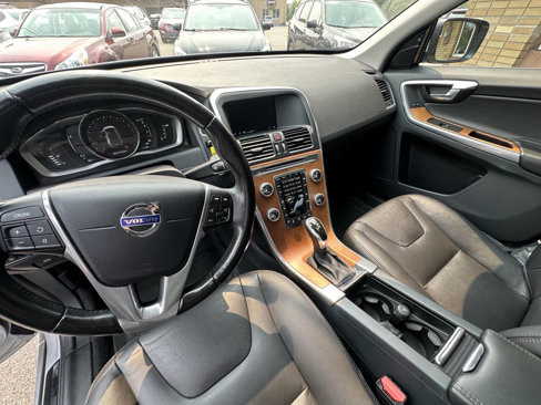 Used 2017 Volvo XC60 T5 Inscription w/ Preferred Option Package image 22
