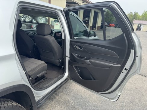 Used 2020 Chevrolet Traverse LS image 31