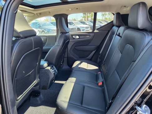 New 2025 Volvo XC40 B5 Core w/ Protection Package image 18