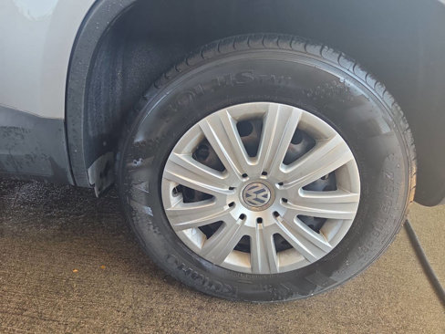 Used 2017 Volkswagen Tiguan Limited image 13