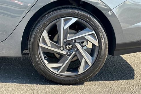 Used 2025 Hyundai Elantra Sport image 26