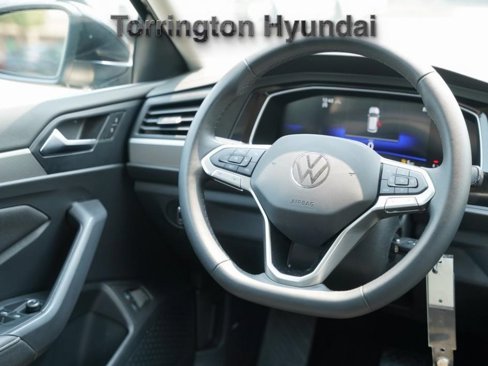 Used 2024 Volkswagen Jetta S image 10