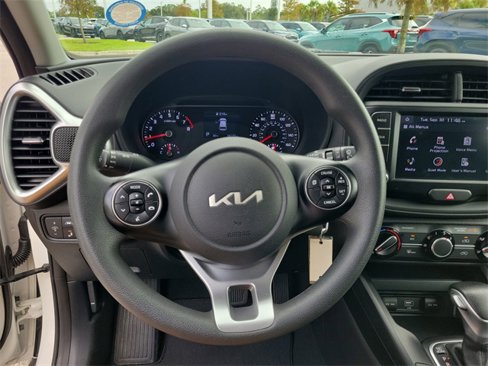 Certified 2022 Kia Soul LX w/ Technology Package image 25
