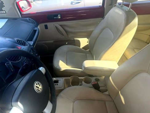Used 2008 Volkswagen Beetle S image 17