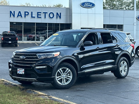 Used 2022 Ford Explorer XLT w/ Equipment Group 202A image 2