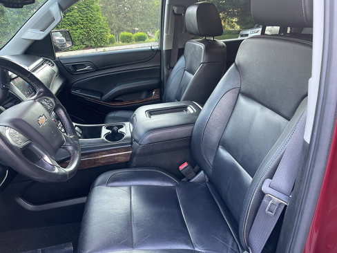 Used 2016 Chevrolet Suburban LT image 40