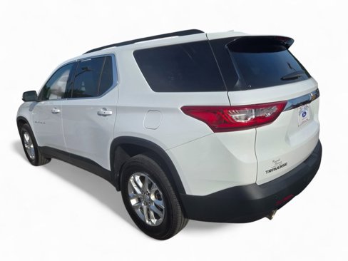 Used 2021 Chevrolet Traverse LT image 3