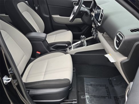 Certified 2025 Hyundai Venue SEL image 16