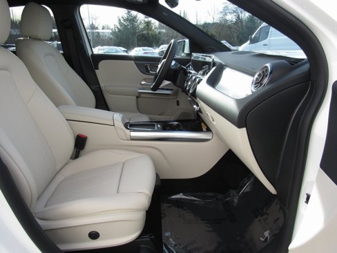 New 2025 Mercedes-Benz GLA 250 4MATIC image 19