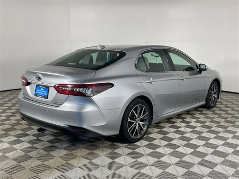 Used 2021 Toyota Camry XLE image 17