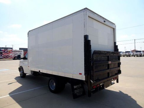 Used 2017 Chevrolet Express 3500 image 4