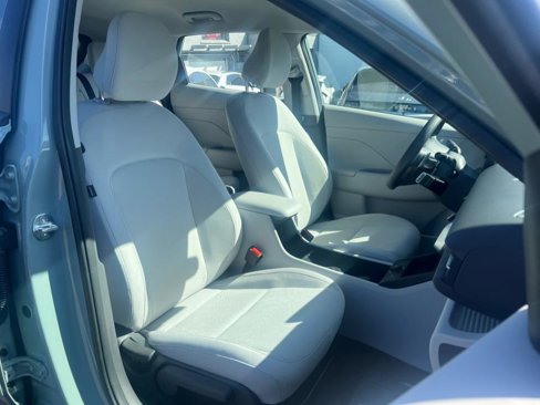 Used 2024 Hyundai Kona SE image 32