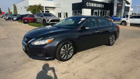 Used 2017 Nissan Altima 2.5 SL w/ Moonroof Package image 4