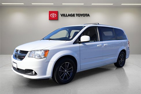 Used 2017 Dodge Grand Caravan SXT image 1