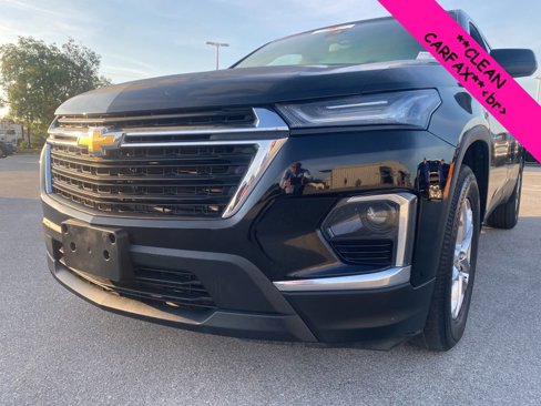 Used 2022 Chevrolet Traverse LS image 3