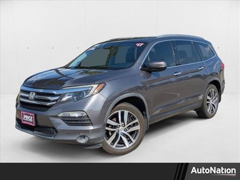 Used 2017 Honda Pilot Touring image 1