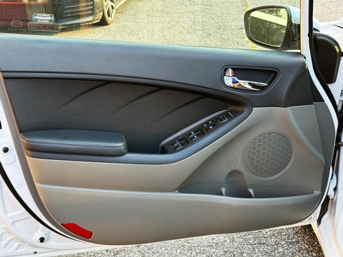 Used 2015 Kia Forte EX image 11