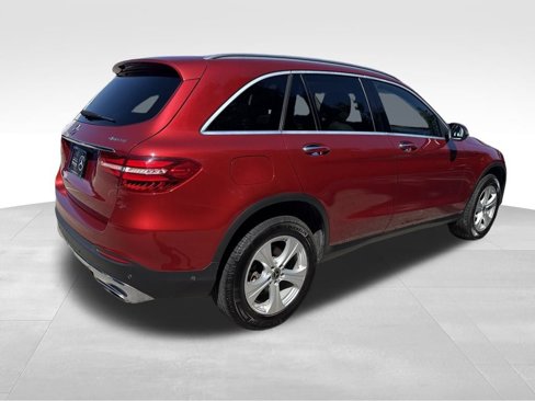 Used 2018 Mercedes-Benz GLC 300 4MATIC image 5