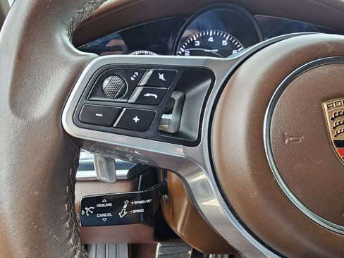 Used 2020 Porsche Panamera 4S image 39