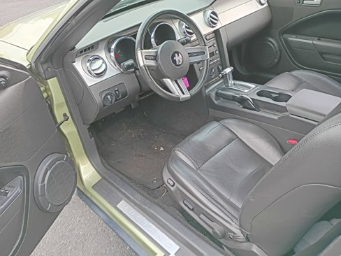 Used 2005 Ford Mustang Convertible image 10