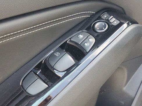 Used 2023 Nissan Altima 2.5 SV w/ SV Premium Package image 12