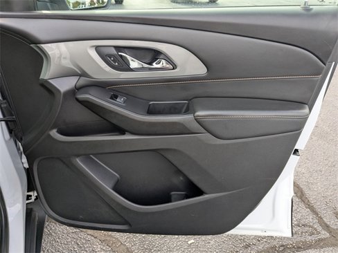 Used 2021 Chevrolet Traverse LT image 36