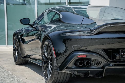 Used 2023 Aston Martin V8 Vantage Coupe image 18